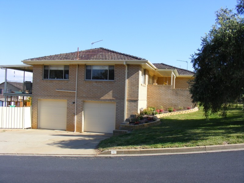 4 Taronga Drive, Cowra NSW 2794