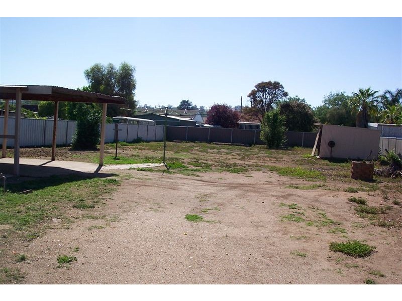 11 Victor Street, Cowra NSW 2794