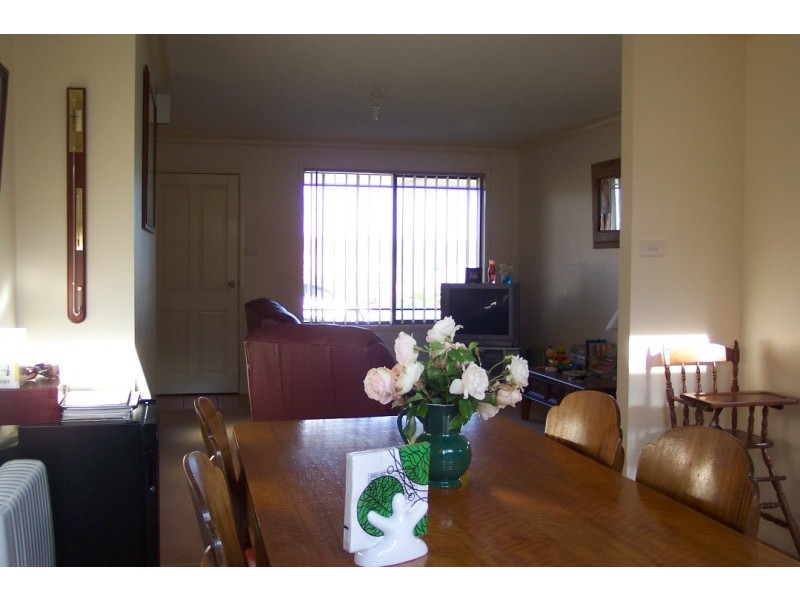 2/1 Banksia Close, Cowra NSW 2794