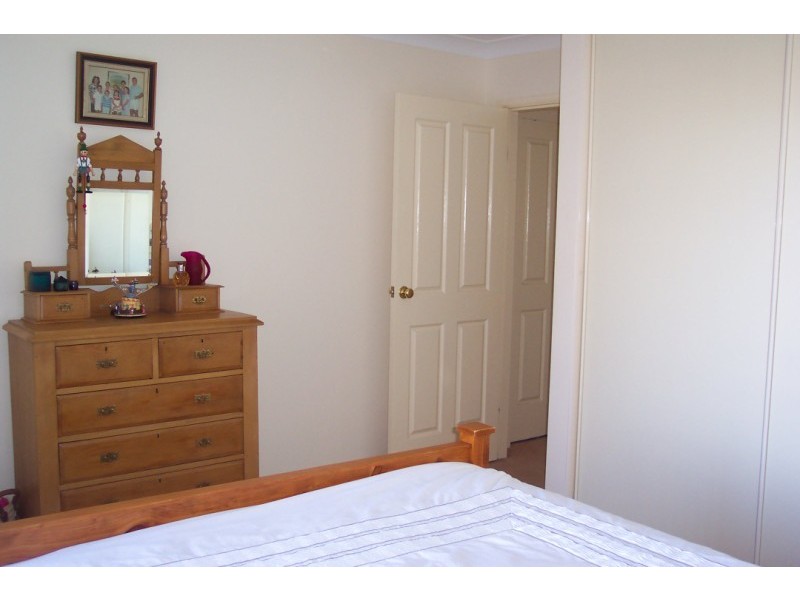 2/1 Banksia Close, Cowra NSW 2794