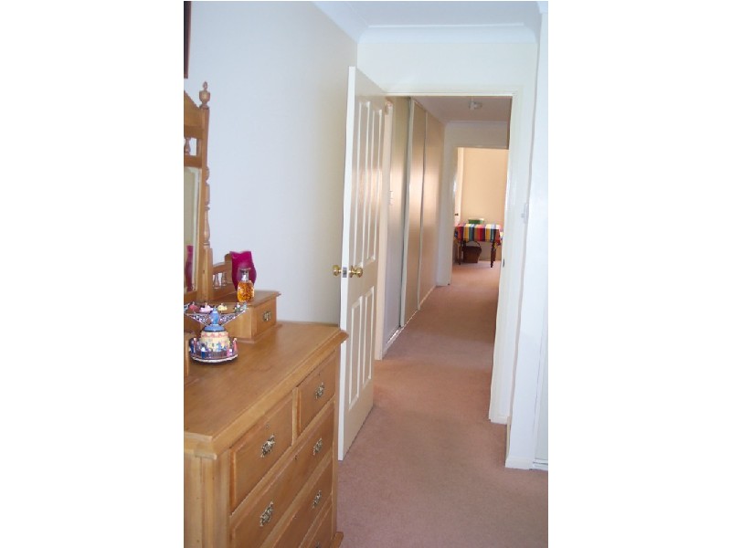 2/1 Banksia Close, Cowra NSW 2794