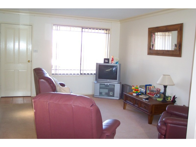 2/1 Banksia Close, Cowra NSW 2794