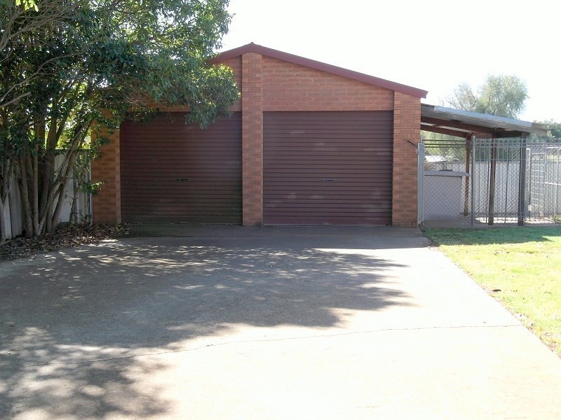 16 Hartley Street, Cowra NSW 2794