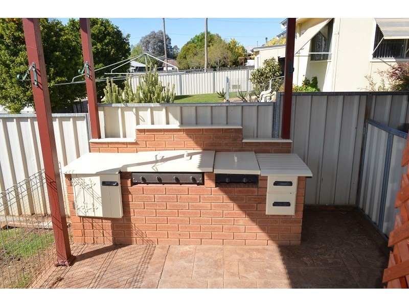 16 Hartley Street, Cowra NSW 2794
