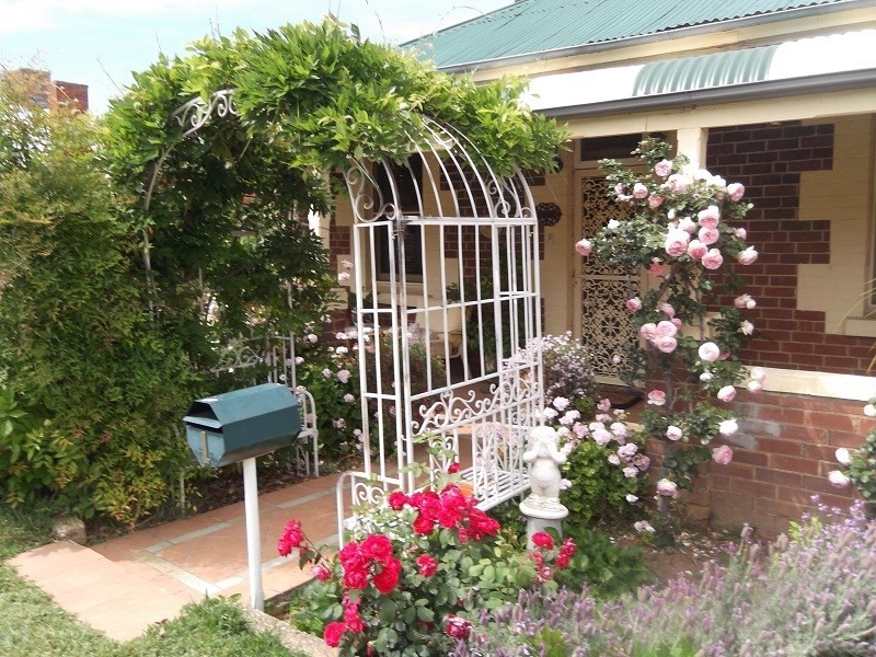 1 Carleton Street, Cowra NSW 2794