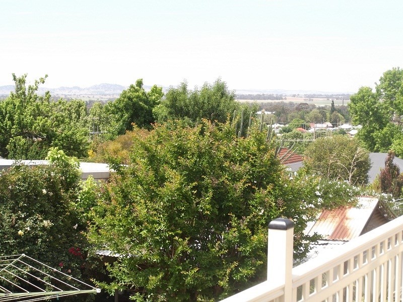 1 Carleton Street, Cowra NSW 2794