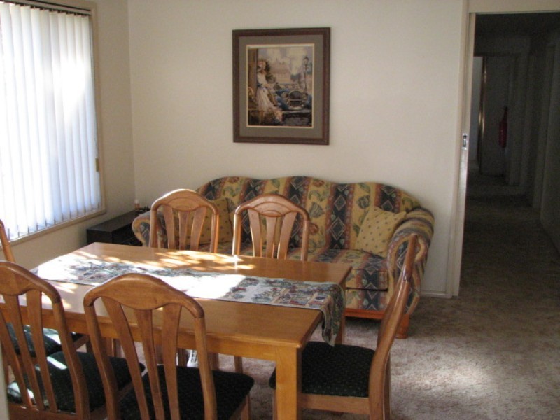 27 Preston Street, Canowindra NSW 2804