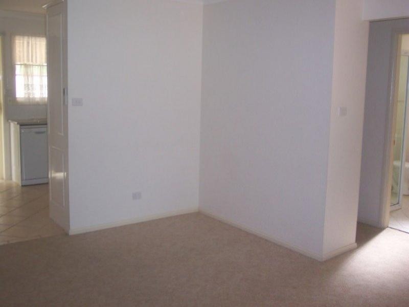 8 Liverpool Street, Cowra NSW 2794