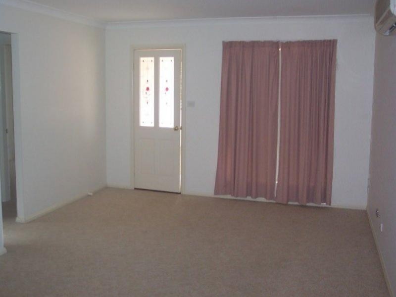 8 Liverpool Street, Cowra NSW 2794