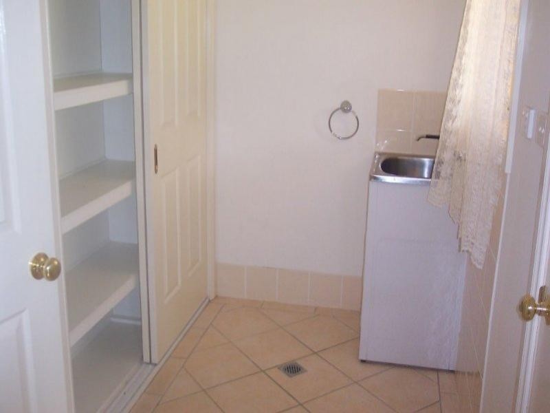 8 Liverpool Street, Cowra NSW 2794