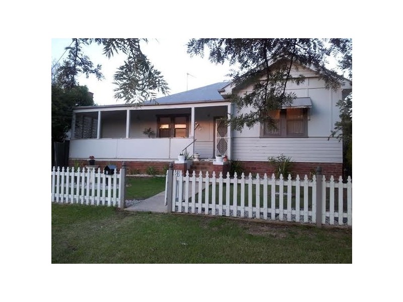 7 Nelson Street, Cowra NSW 2794