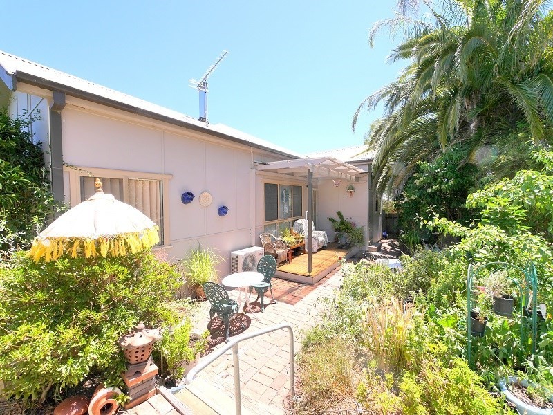 16 Parkes Street, Cowra NSW 2794