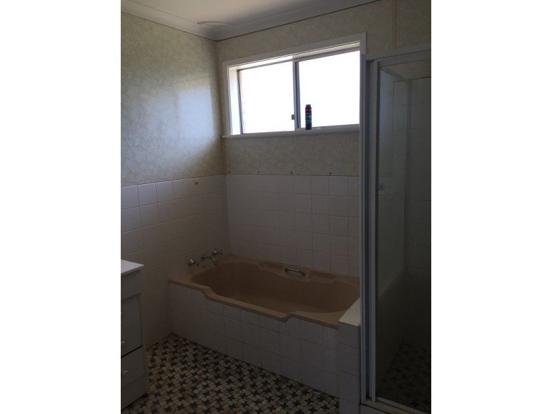 10 Parkes Street, Cowra NSW 2794