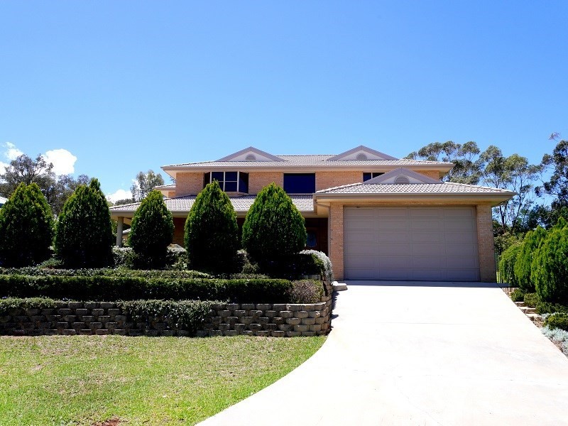 7 Grevillea Close, Cowra NSW 2794
