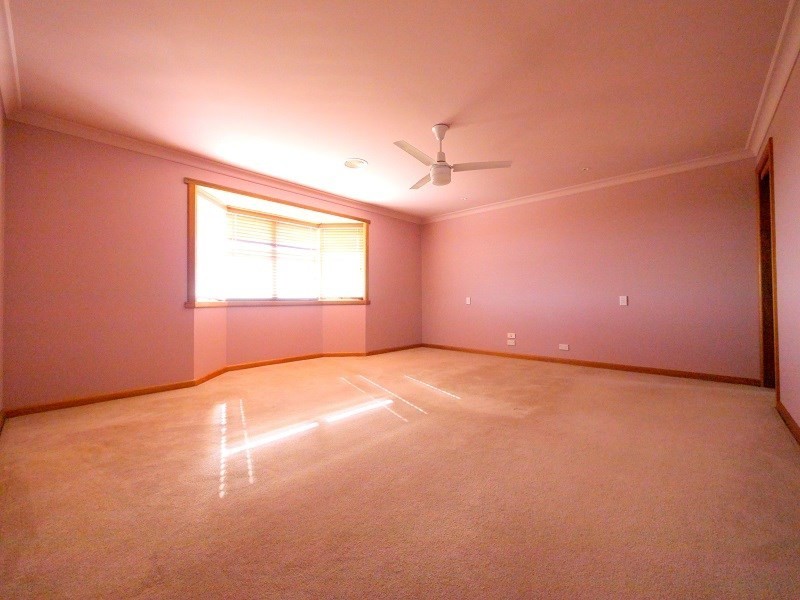 7 Grevillea Close, Cowra NSW 2794