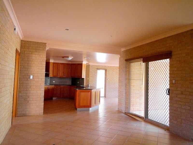 7 Grevillea Close, Cowra NSW 2794