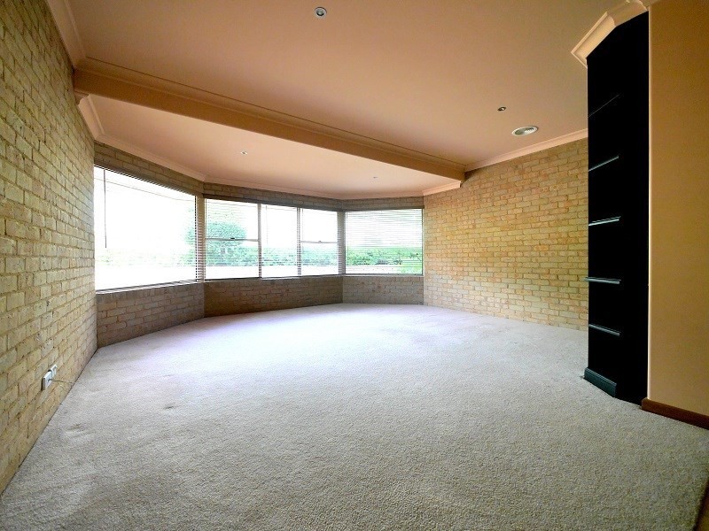 7 Grevillea Close, Cowra NSW 2794