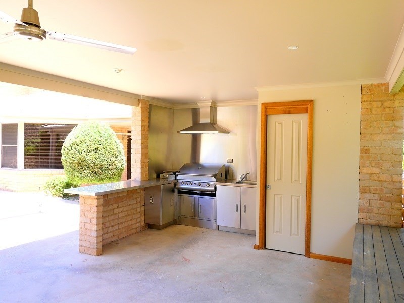 7 Grevillea Close, Cowra NSW 2794