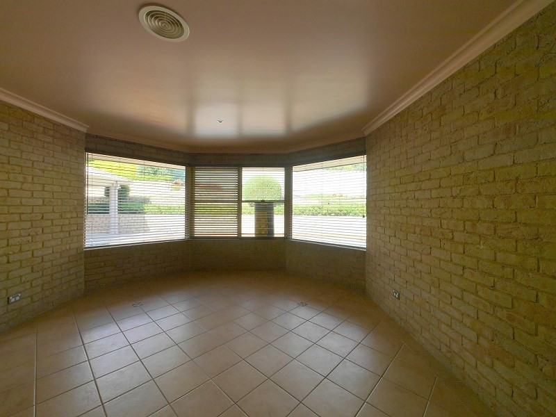 7 Grevillea Close, Cowra NSW 2794