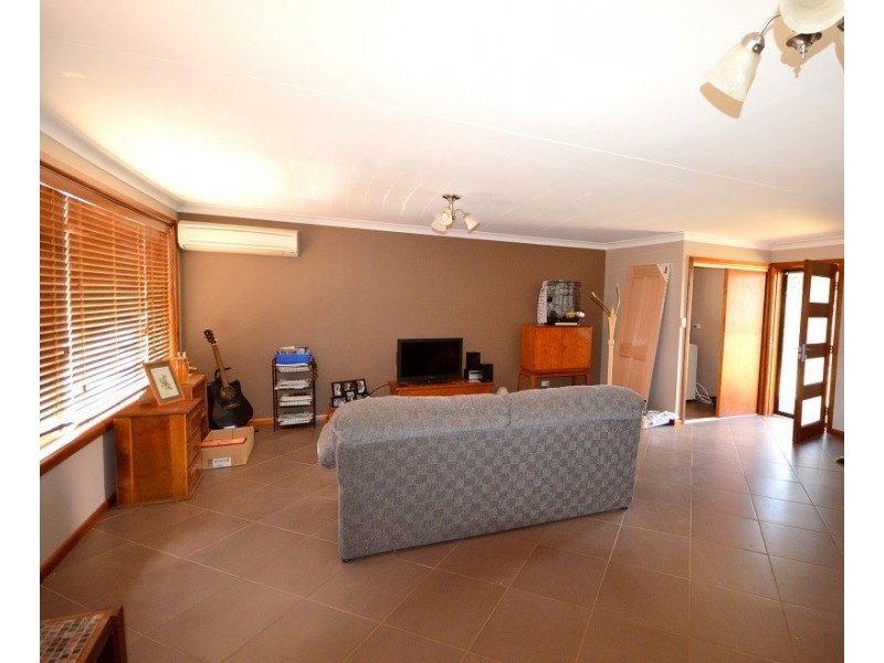 14 Waddell Street, Canowindra NSW 2804
