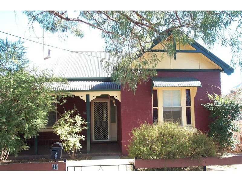 31 Vaux Street, Cowra NSW 2794