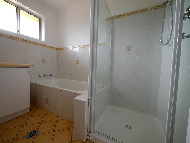 28 Newcombe Street, Cowra NSW 2794