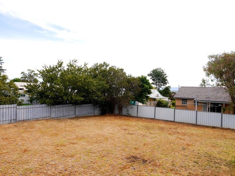 28 Newcombe Street, Cowra NSW 2794