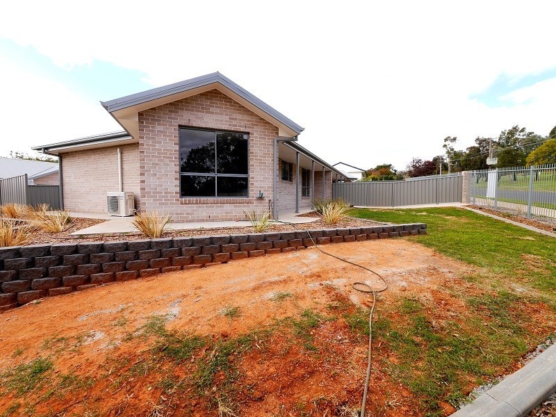 Unit 1/1 Kibbler Street, Cowra NSW 2794