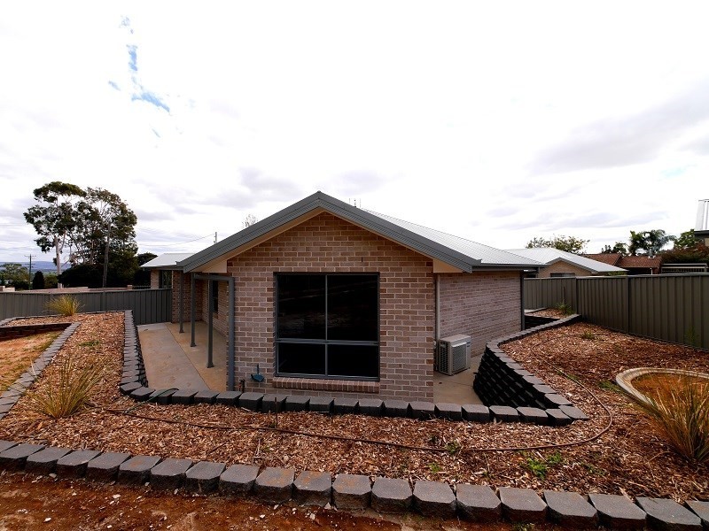 Unit 1/1 Kibbler Street, Cowra NSW 2794