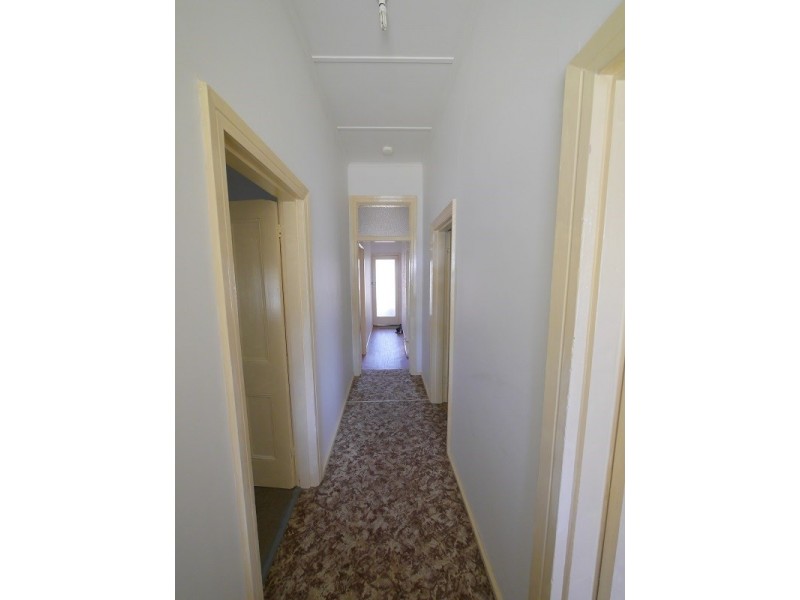 11 Railway Street, Cowra NSW 2794