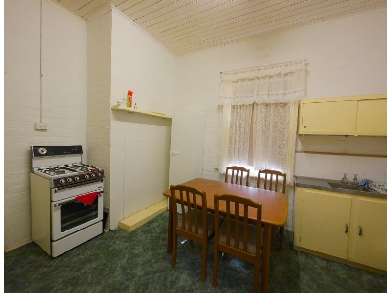 11 Railway Street, Cowra NSW 2794