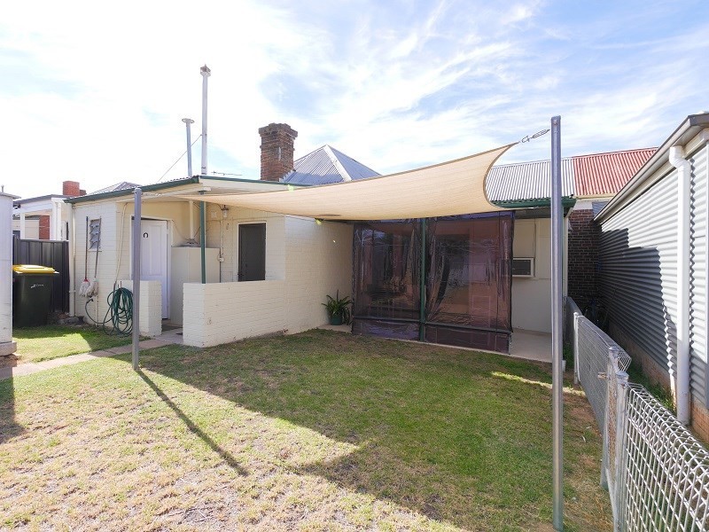 11 Railway Street, Cowra NSW 2794