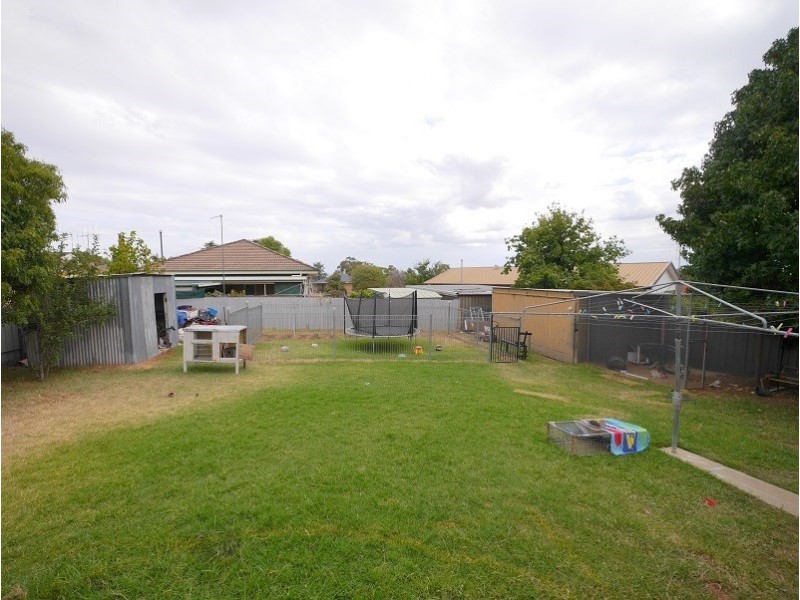 25 Dowell Street, Cowra NSW 2794