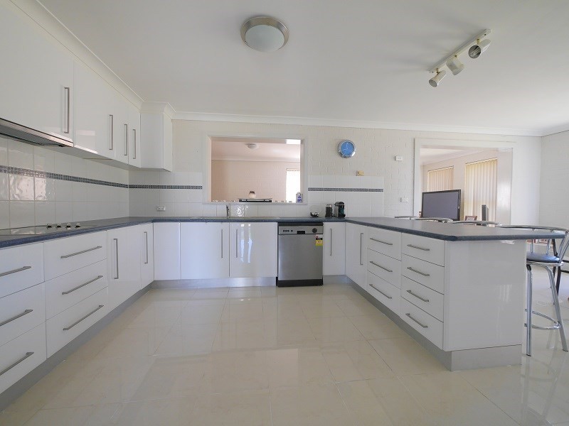 2 Farrer Street, Cowra NSW 2794