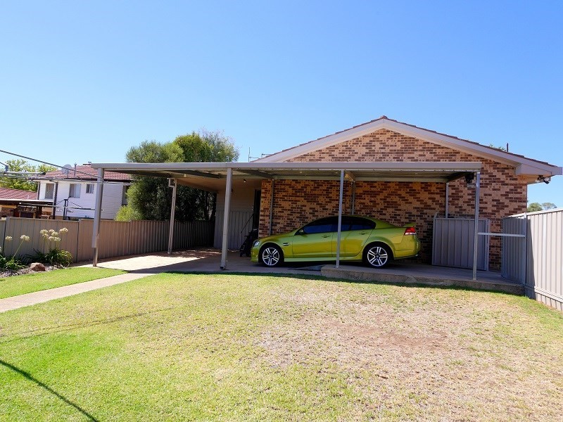 2 Farrer Street, Cowra NSW 2794