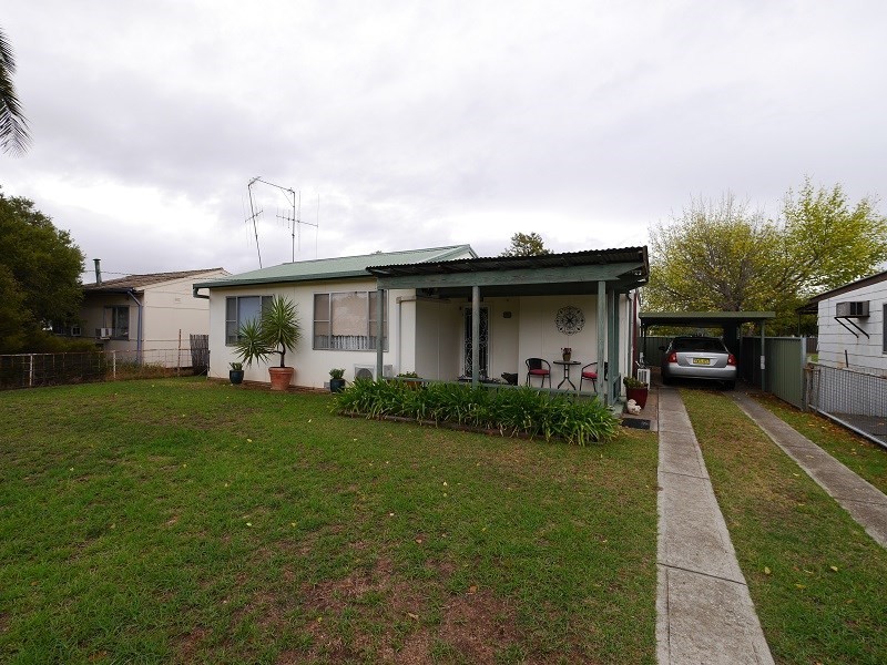30 Kite Street, Cowra NSW 2794