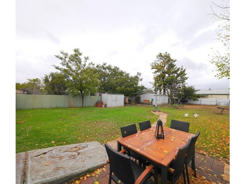 30 Kite Street, Cowra NSW 2794