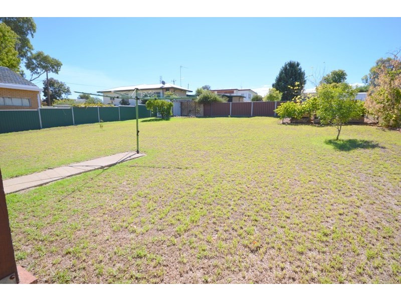 2 Comerford Street, Cowra NSW 2794