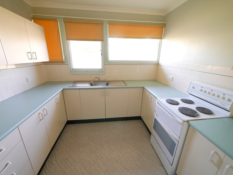 4 Karinya Street, Cowra NSW 2794