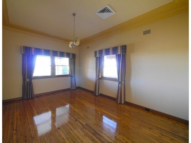 78 LIverpool Street, Cowra NSW 2794