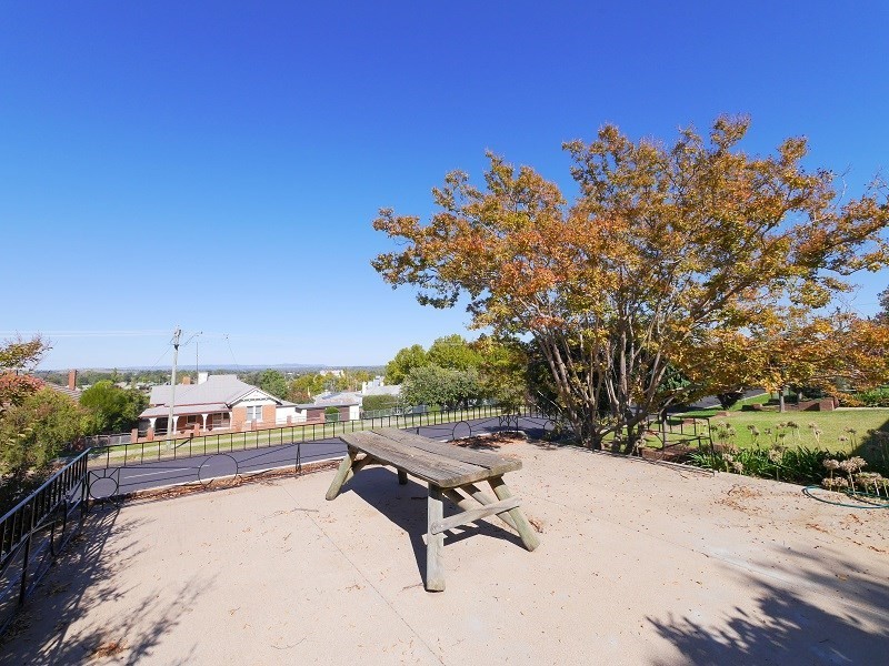 78 LIverpool Street, Cowra NSW 2794