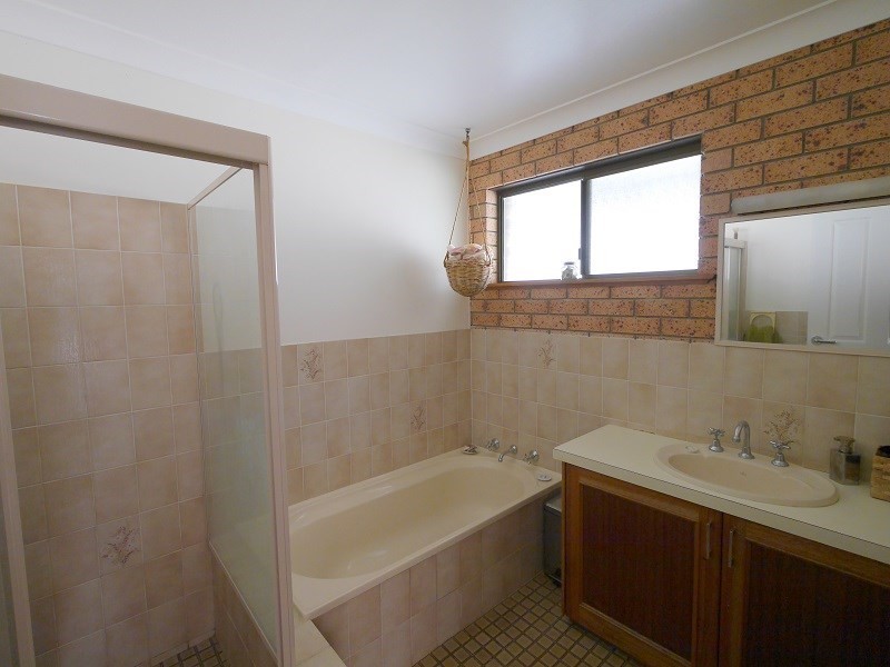 7 Mary Road, Cowra NSW 2794