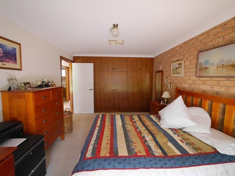7 Mary Road, Cowra NSW 2794