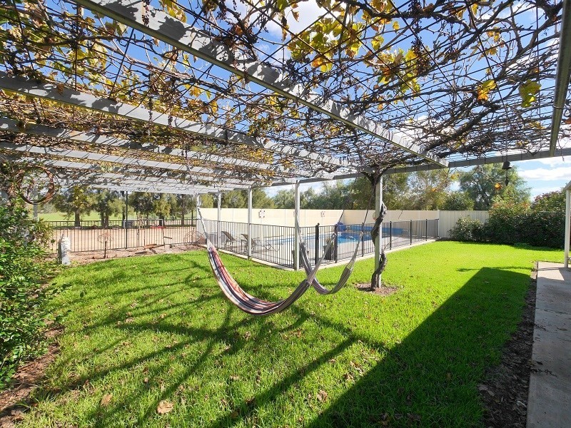 7 Mary Road, Cowra NSW 2794