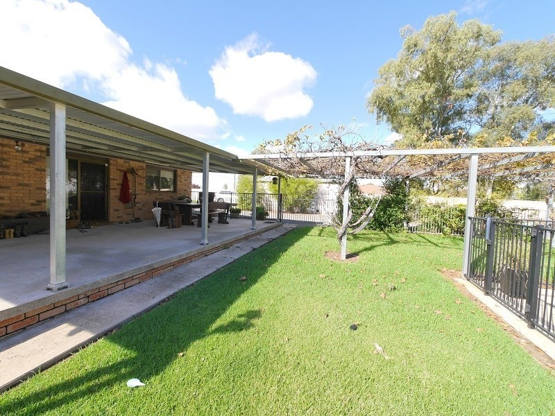 7 Mary Road, Cowra NSW 2794