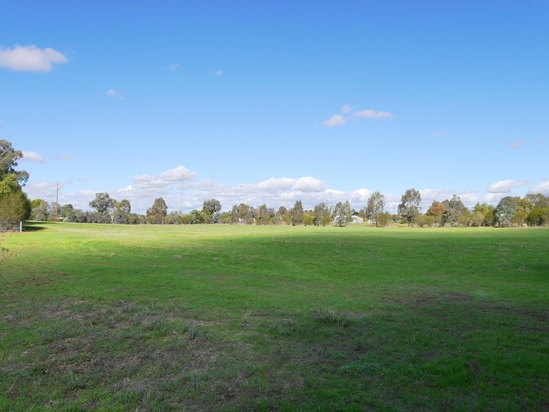 7 Mary Road, Cowra NSW 2794