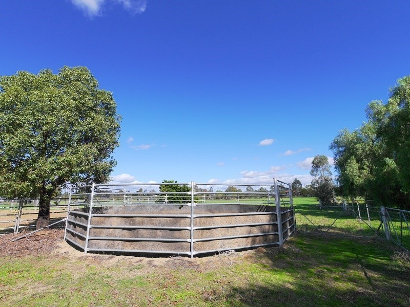 7 Mary Road, Cowra NSW 2794