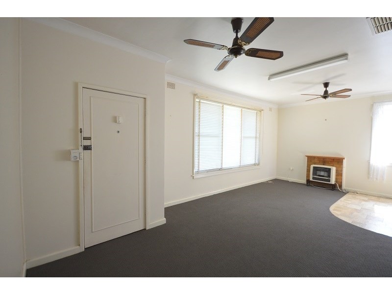 27 Binni Creek Road, Cowra NSW 2794