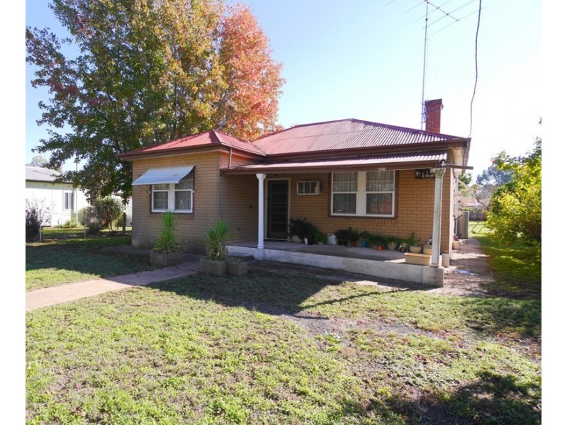 11 Haig Street, Cowra NSW 2794