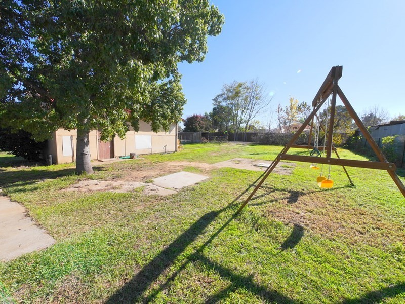 11 Haig Street, Cowra NSW 2794